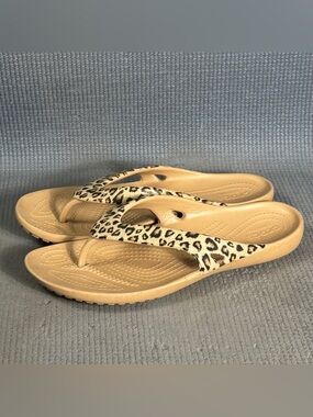 Crocs Women's Kadee II Leopard Printed Flip Flop Sandals Size 7